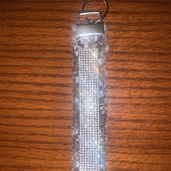 Accessories - ✨Fashionable wristlet/ keychain✨